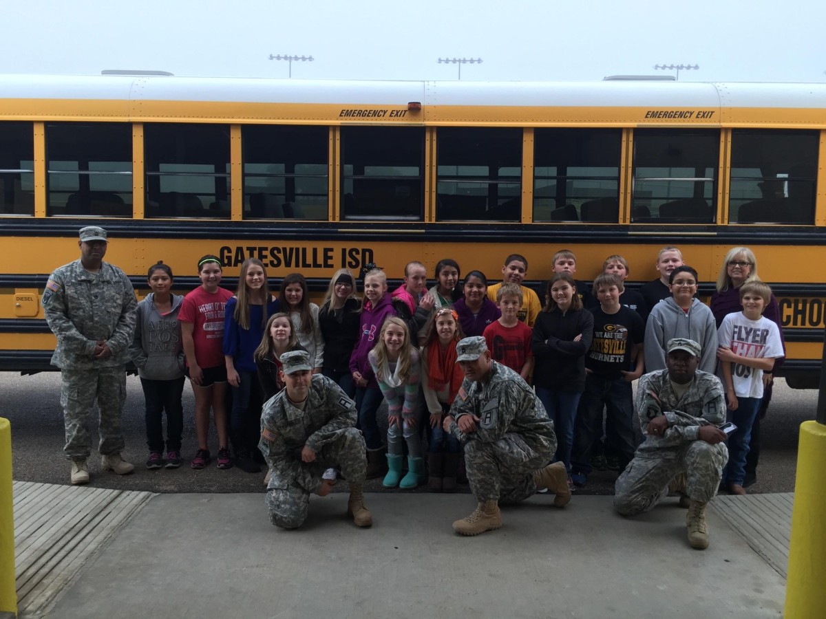 First Army Division West Soldiers help Gatesville food bank stay
