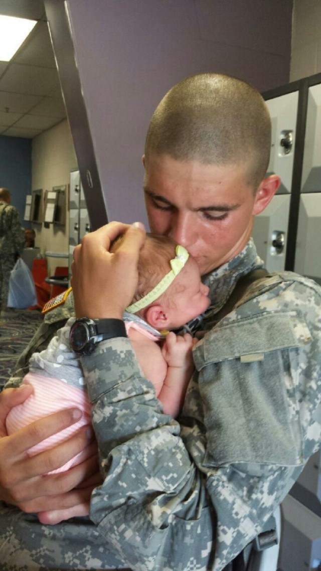 Chaplain connects BCT Soldier dads, newborns