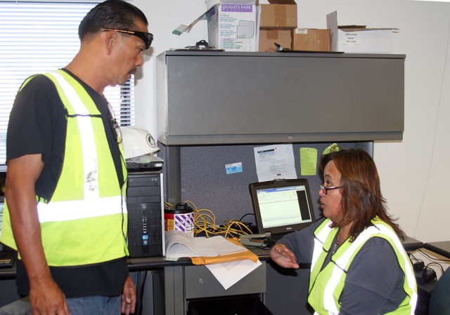 Army-Navy team works port operations at Pearl Harbor