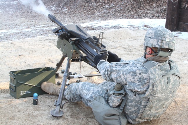 Soldiers qualify on weapons