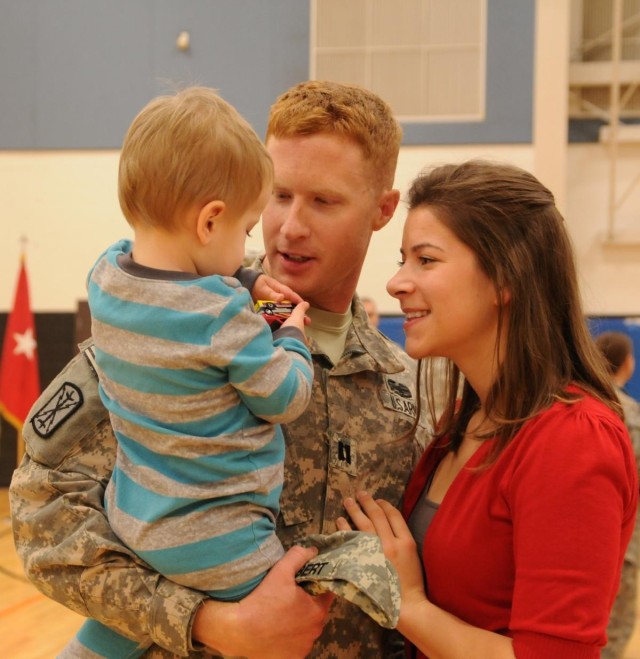 17th Field Artillery Brigade Headquarters Returns from Deployment, Uncases Colors