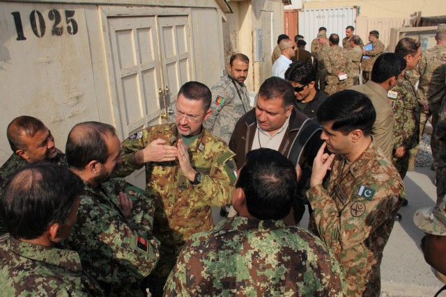 Afghan, Pakistan military leaders coordinate border security
