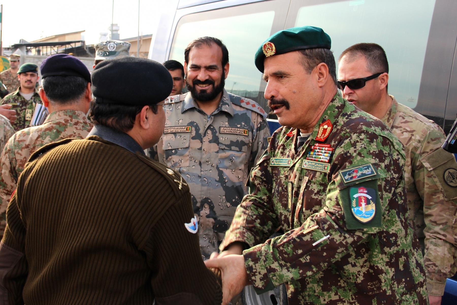 Afghan, Pakistani military leaders coordinate border security | Article ...