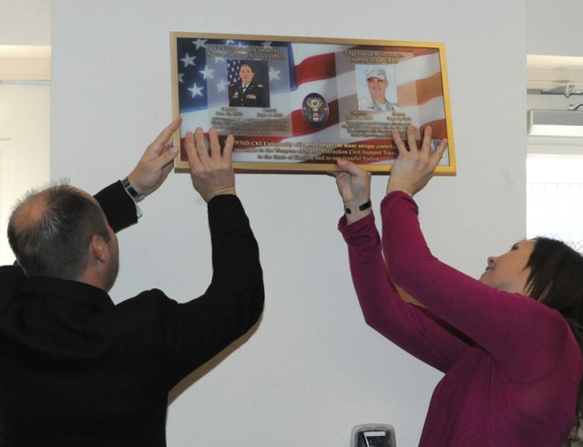 Fort Leonard Wood plaque ceremony honors CST members killed helping accident victim 