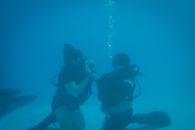 Special Forces Soldiers Conduct Scuba Re-certification