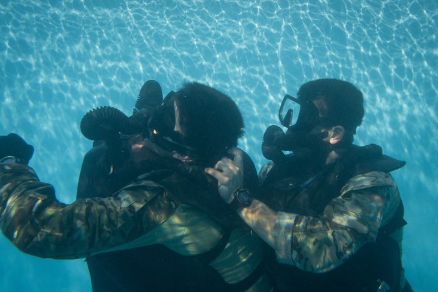 Special Forces Soldiers Conduct Scuba Re-certification