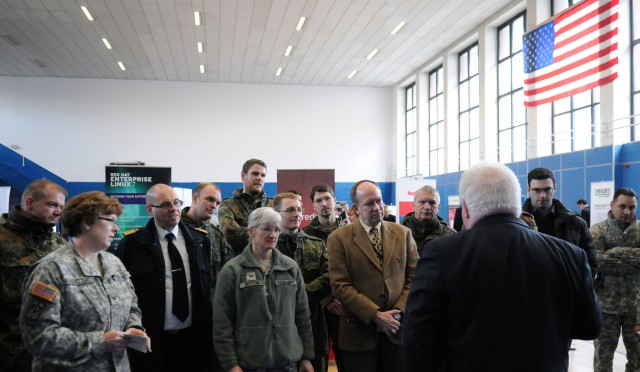 US, German Soldiers talk tech, interoperability at Tech Expo