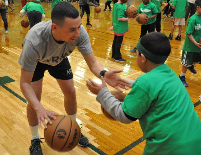 Natick Soldiers commit to serve during youth basketball program