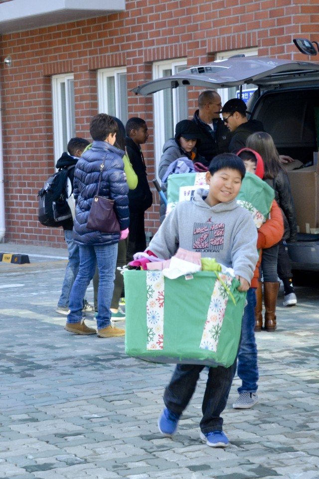 Yongsan Lends Helping Hands at Geon Orphanage
