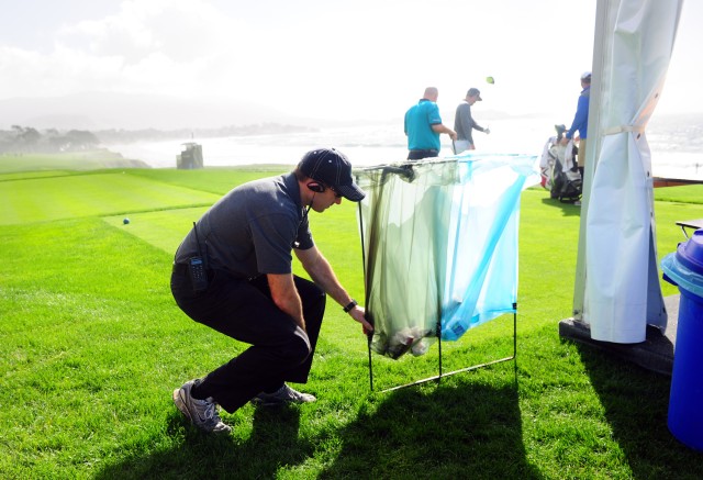 Military volunteers keeping it green at golf tournament