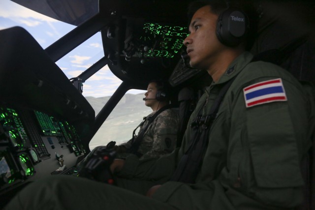 US, Thai Army pilots conduct flight training