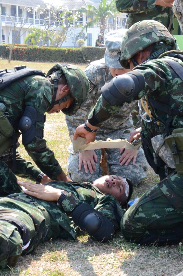 US Army medics; Royal Thai Soldiers conduct medical training