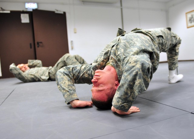 KMC service members train in tactical combatives