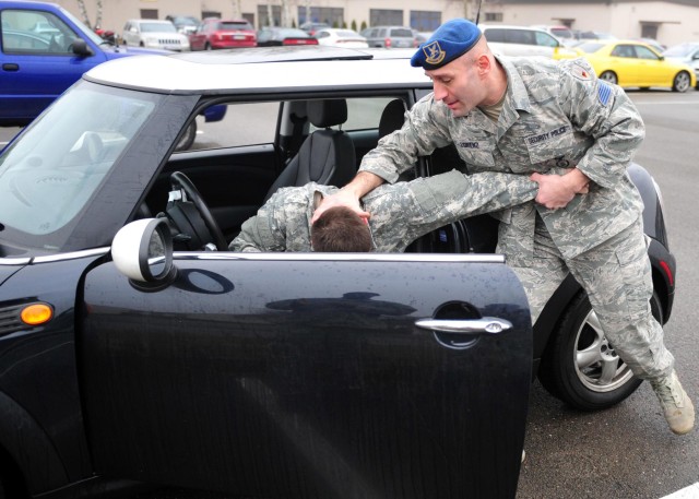 KMC service members train in tactical combatives