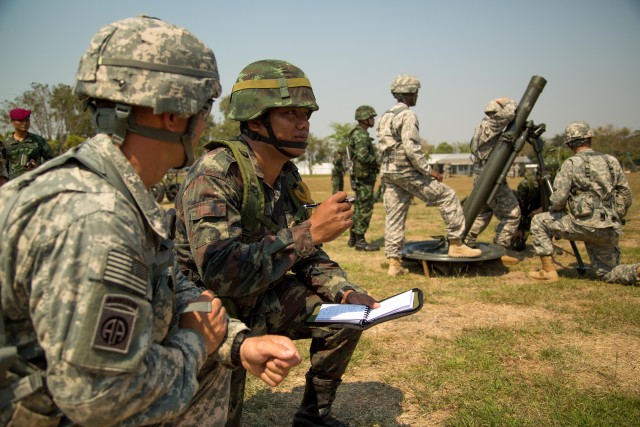 25th ID, Thai soldiers conduct field and jungle training