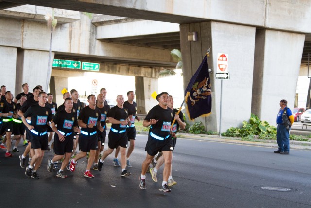 1-14 Battalion cruises Nimitz Highway
