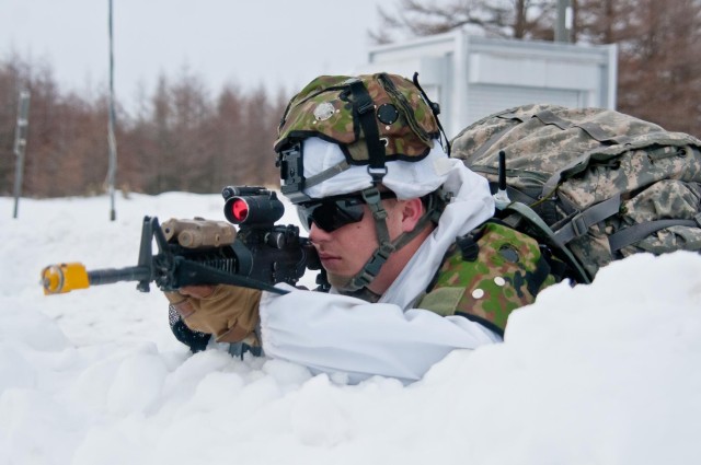 North Wind 2015 features first-ever joint airborne jump