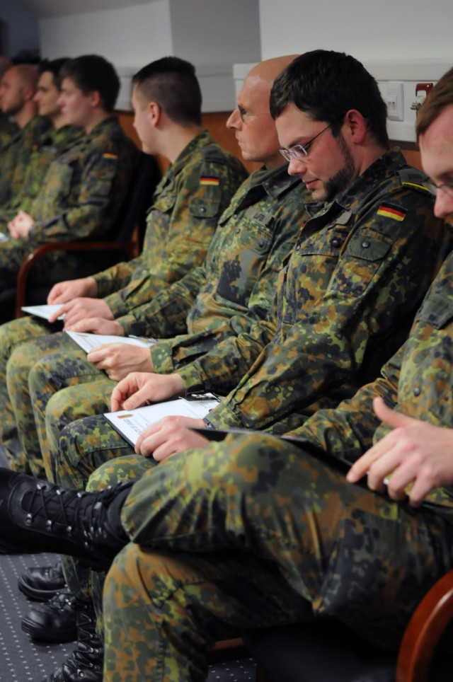 German Soldiers on target, receive US marksmanship badges