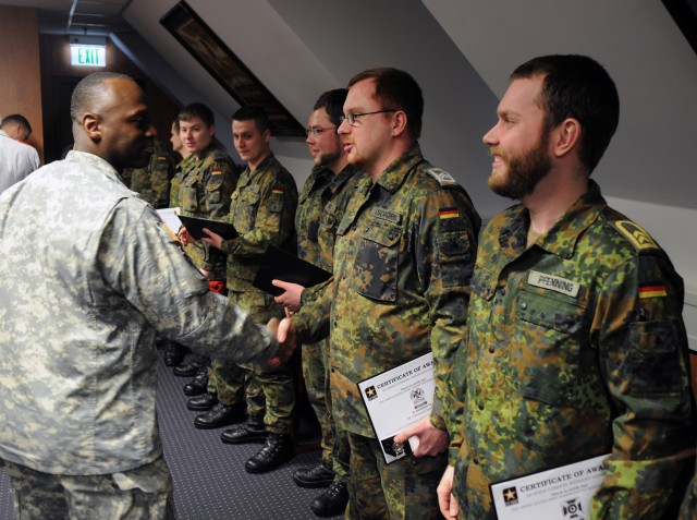 German Soldiers on target, receive US marksmanship badges