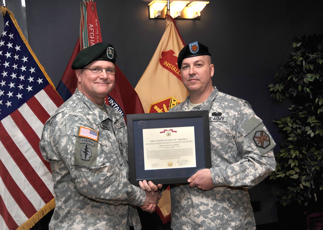 Garrison Senior Enlisted Adviser Relinquishes Responsibility At Fort