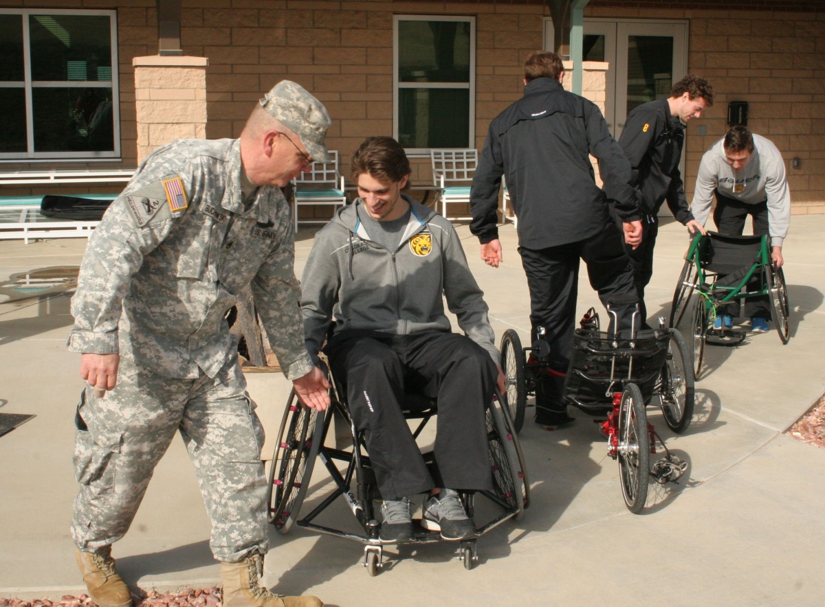 Fort Carson WTB hosts Colorado College hockey players | Article | The ...