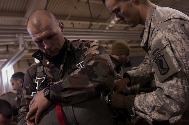 173rd Airborne, Hungarian paratroopers jump into Exercise Warlord Rock