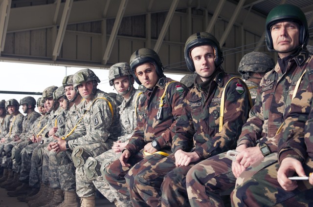 173rd Airborne, Hungarian paratroopers jump into Exercise Warlord Rock
