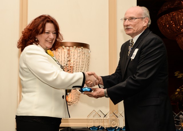 Erica Fineman-Bertoli wins Leader Award