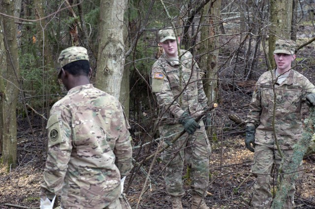 2d Cavalry Regiment Troopers aid Latvian youth camp