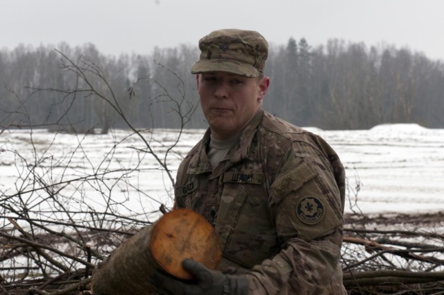 2d Cavalry Regiment Troopers aid Latvian youth camp