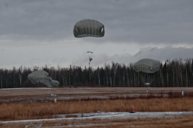 Spartan first sergeant earns coveted Master Parachutist badge