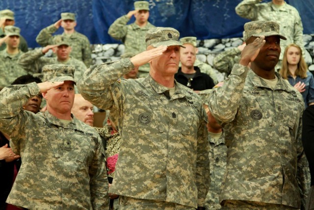 Carson troops host FORSCOM CSM
