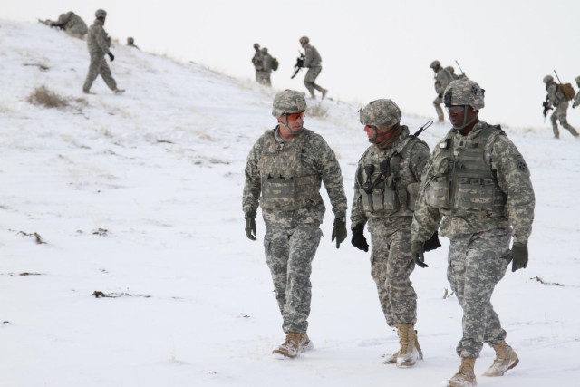 Carson troops host FORSCOM CSM
