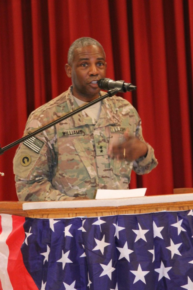 1st TSC Soldiers live the Army Values in Kuwait