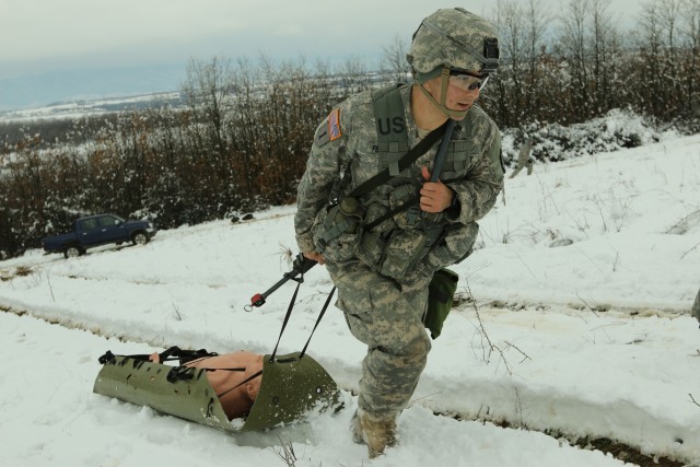 Soldiers train for Expert Field Medical Badge