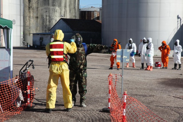 Soldiers participate in disaster response Exercise Daimiel 15