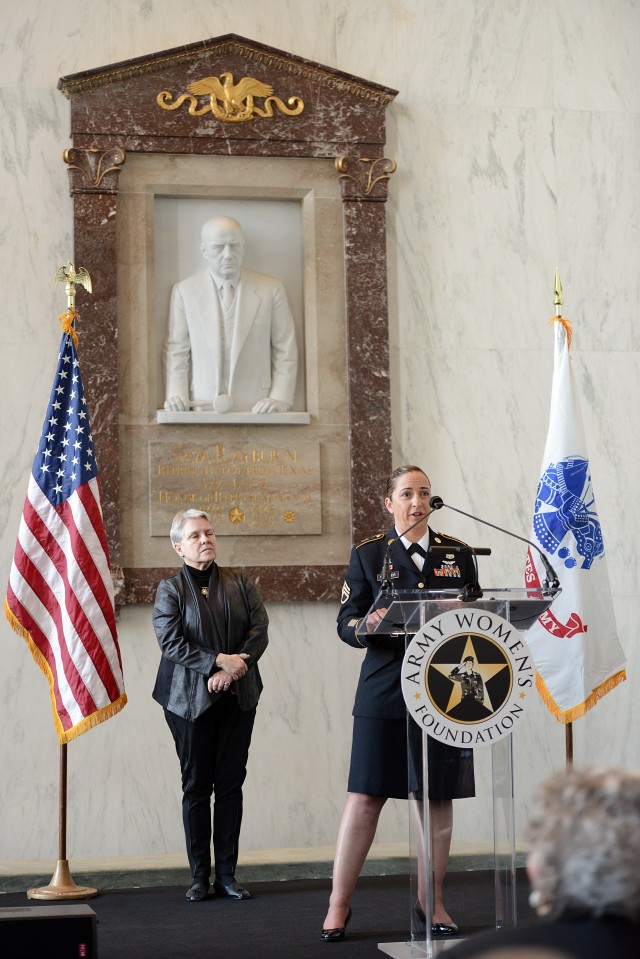 Army female trailblazers applaud expanding role of women