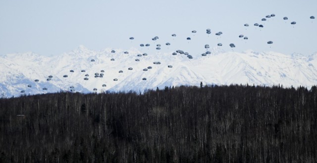 Spartans kick off Spartan Valkyrie with dual mass-tactical airborne ops
