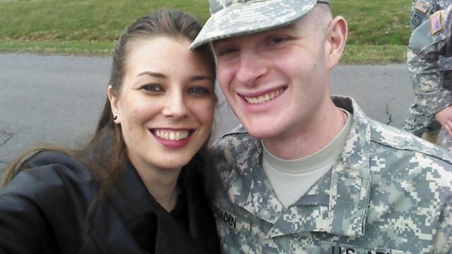 Tennessee National Guard Soldiers hold impromptu wedding in formation