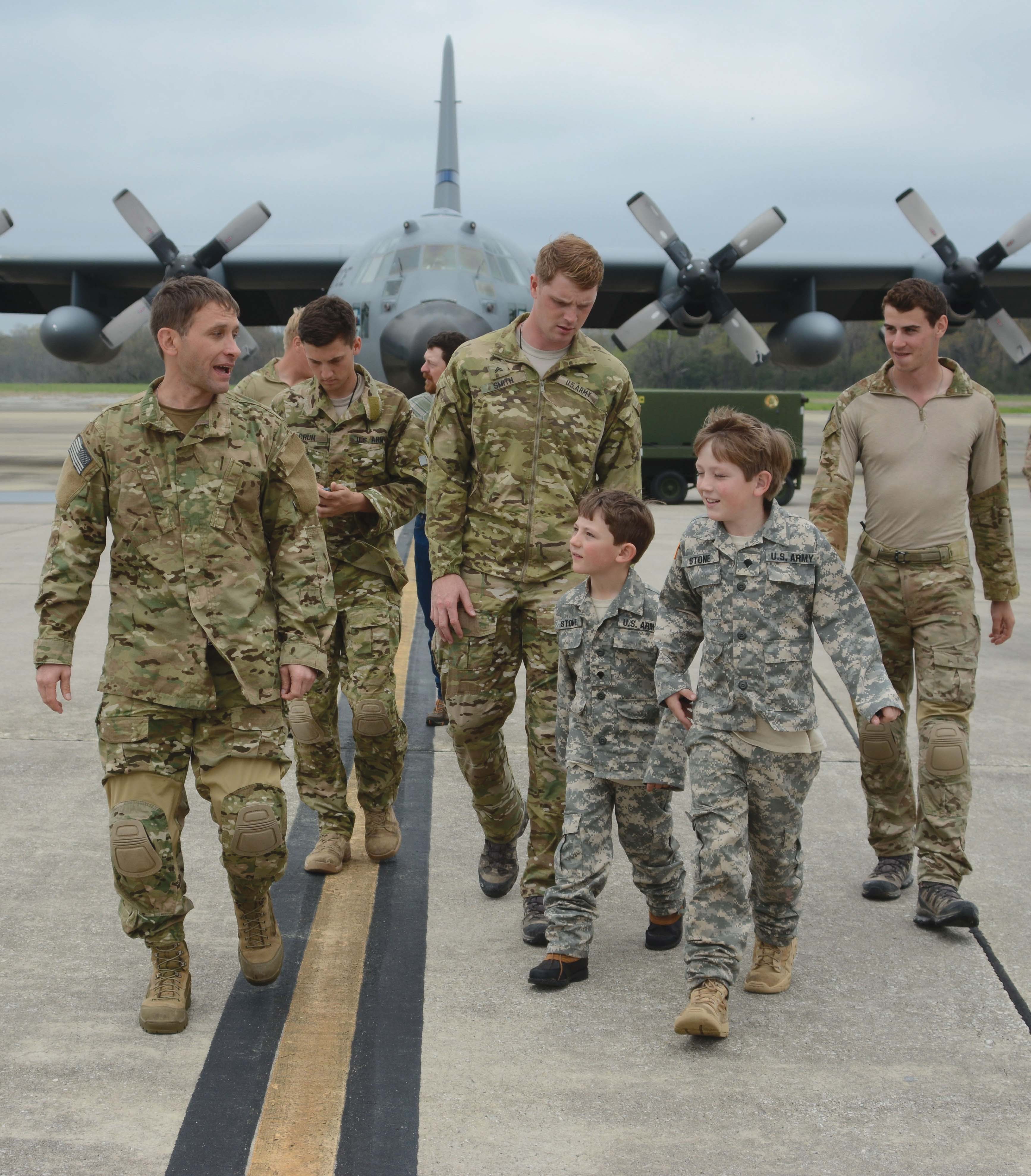 child-lives-out-wish-to-become-an-army-ranger-article-the-united