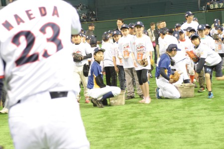 Hideki Matsui and Derek Jeter competed in a Home Run Derby in Japan for  charity