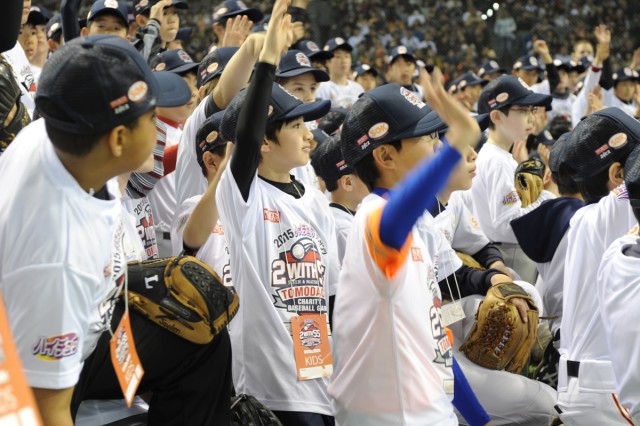Former Yankee players inspire American and Japanese youth during camp