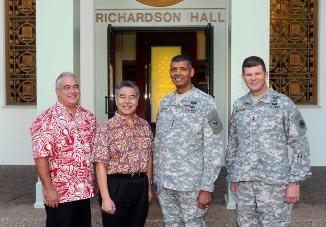 Hawaii governor visits U.S. Army Pacific