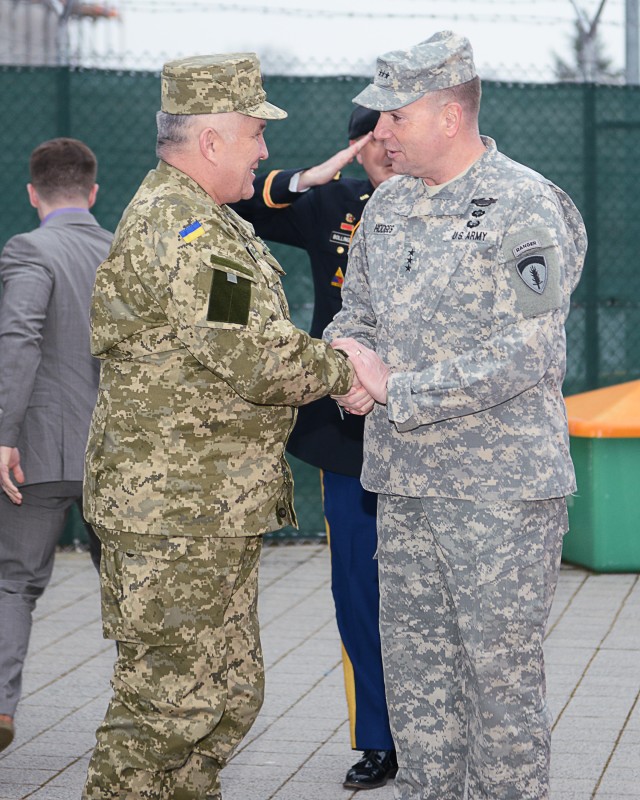Ukraine's Land Force commander visits Army Europe