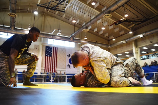 Soldiers put their Modern Army Combatives skills to the test