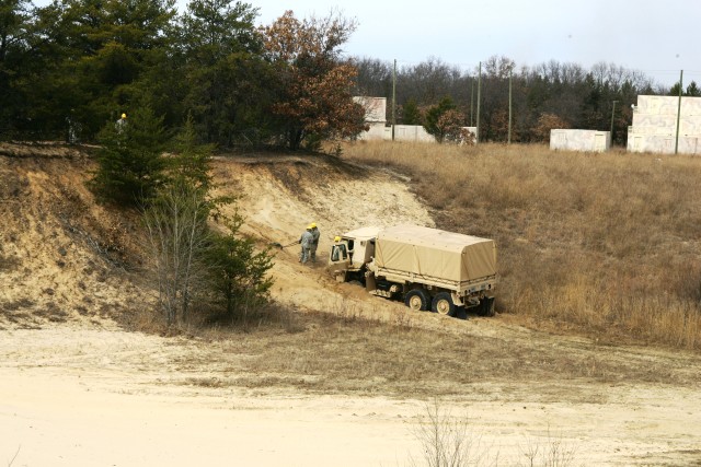 Students tackle vehicle-recovery training at Fort McCoy