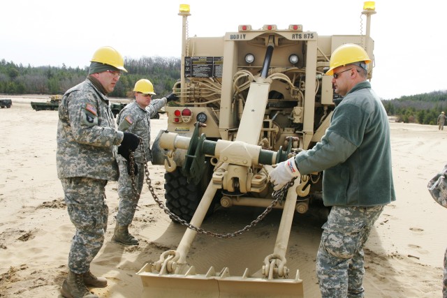 Students tackle vehicle-recovery training at Fort McCoy