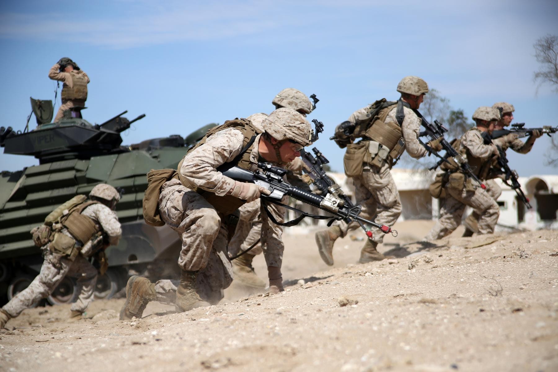 US Marines, Gulf, international partners simulate amphib landing during ...