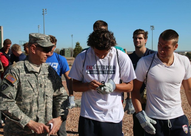 Soldiers train with water polo team