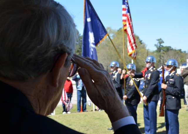 WWII vets jump back in time